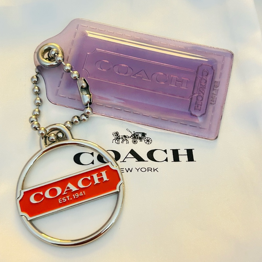 💰SOLD💰NWOT Coach 1941 Tag Keychain/ Bag Charm - Picture 4 of 13